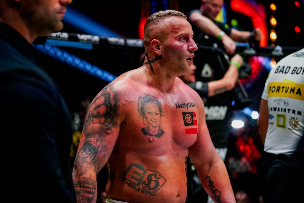 412235424_233306866453720_6202193394067115734_n-1024x683 10 najlepszych freaków Clout, Prime i Fame MMA